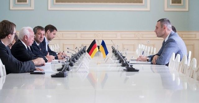 Віталій Кличко зустрівся з віце-президентом Бундестагу Вольфґанґом Кубікі (+відео)