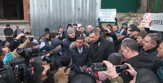Віталій Кличко доручив зупинити незаконне будівництво на Мічуріна, 44 та звернувся до правоохоронців, щоб з’ясували всі правові обставини цієї забудови