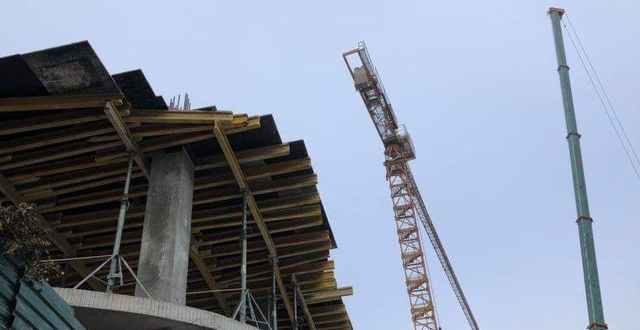 Валентин Мондриївський: «Місто демонтує будівельний кран на Андріївському узвозі»