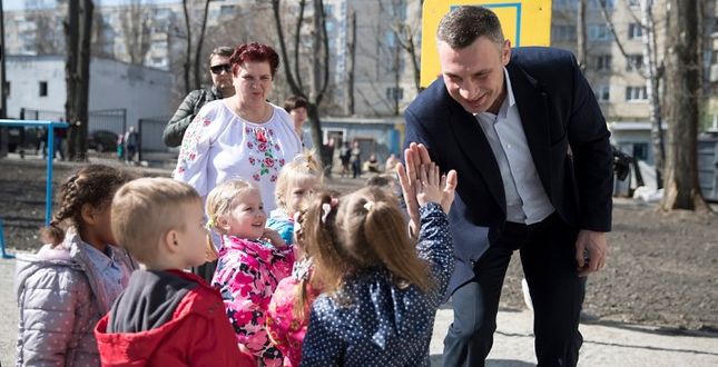 Віталій Кличко проінспектував капітально відремонтований дитсадок № 179 на Святошині, який вже приймає дітей (+відео)